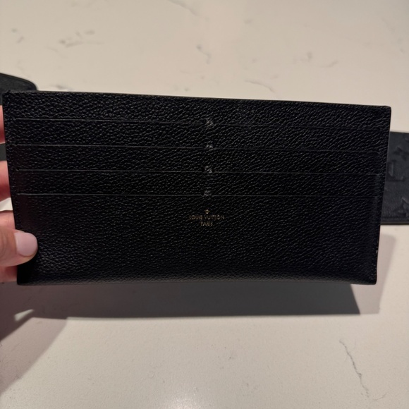 Louis Vuitton crossbody bag - Picture 8 of 11